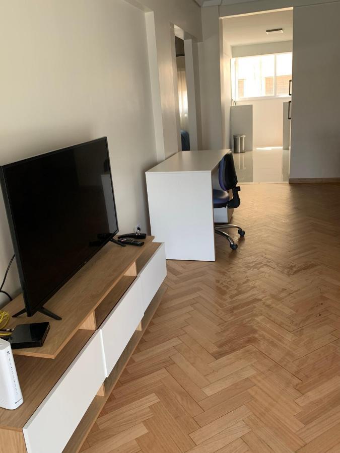 3 Amplios Ambientes Excelente Ubicacion-Avenida Corrientes Almagro- Cerca De Todo Lejlighed Buenos Aires Eksteriør billede